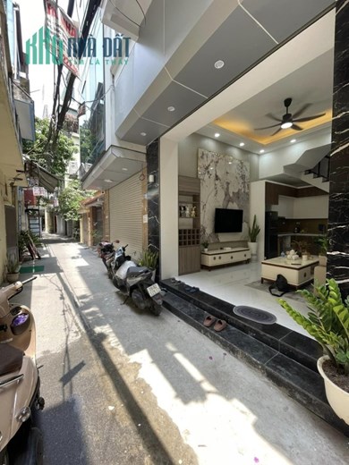Bán nhà Đống Đa giá rẻ, 35m, 4T, Phố Phương Mai, full nội thất, ở thích, kd online