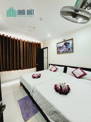 Bán Khách Sạn Phía Tây An Dương Vương, Nguyễn Văn Cừ, Quy Nhơn , 80m2 , 5 Mê , Giá 9 Tỷ