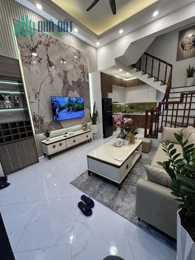 BÁN NHÀ PHƯƠNG MAI, PHÂN LÔ, Ô TÔ, TẶNG NỘI THẤT, 35M2 4T MT4M, GIÁ 5.5 TỶ