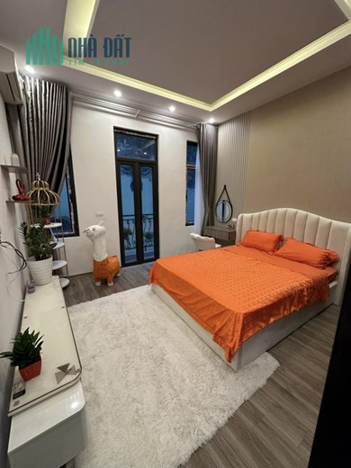 BÁN NHÀ PHƯƠNG MAI, PHÂN LÔ, Ô TÔ, TẶNG NỘI THẤT, 35M2 4T MT4M, GIÁ 5.5 TỶ