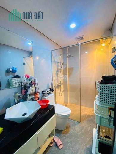 NHƯỢNG LẠI PHÒNG KHÉP KÍN Ở VĂN PHÚ HÀ ĐÔNG , CÓ BAN CÔNG , ĐẦY ĐỦ ĐỒ CHỈ VIỆC CHUYỂN VÀO Ở LUÔN