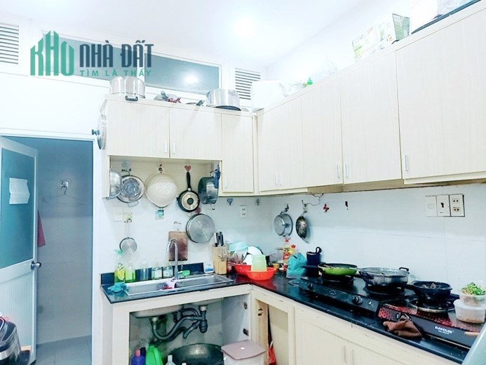 BÁN NHÀ TÂN BÌNH HXH 61 M2 NGANG 4M DÀI 16M 3 TẦNG BTCT ĐẶNG VĂN NGỮ  6.4 TỶ.