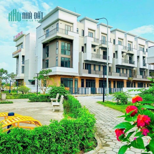 Nhà phố thương mại. Chân đế chung cư. Đầy đủ nội thất. Nhỉnh 6 tỉ. VSIP, Từ Sơn, Bắc Ninh