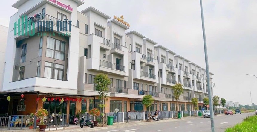 Nhà phố thương mại. Chân đế chung cư. Đầy đủ nội thất. Nhỉnh 6 tỉ. VSIP, Từ Sơn, Bắc Ninh