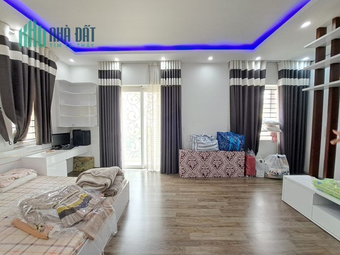 BÁN NHÀ HOÀNG VĂN THÁI, Ô TÔ, TẶNG NỘI THẤT,  68M2 4T MT6M, GIÁ 11 TỶ