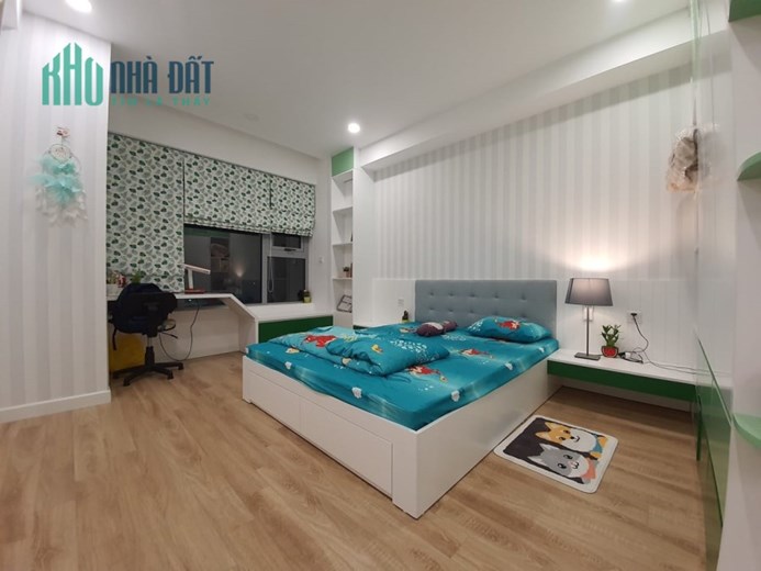 CẦN BÁN CHUNG CƯ IMPERIAL PLAZA 360 GIẢI PHÓNG, TẦNG TRUNG, LÔ GÓC 3 NGỦ,  118M* 5.3 TỶ.