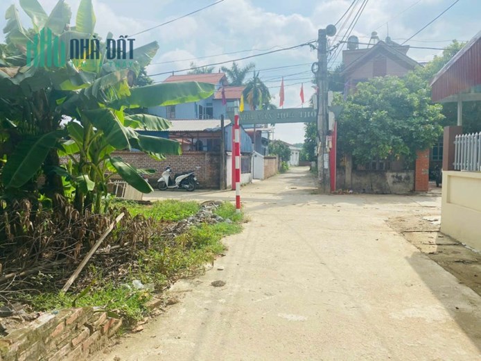HÀNG MỚI RA LÒ NHANH TAY THÌ CÒN
DUY NHẤT LÔ GÓC 140M TRỤC CHÍNH THÔN 3 TÂN XÃ