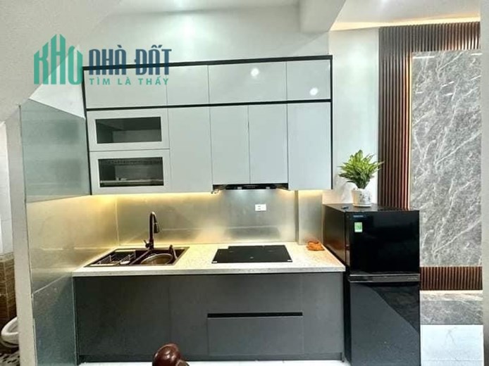 GARA Ô TÔ –BÁN NHÀ PHỐ TRẠM-- 45M X 5 TẦNG, RỘNG 4M—GIÁ 3.69 TỶ.