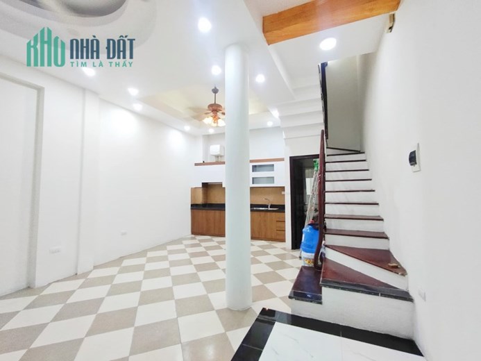 KIẾM ĐÂU RA!!! Chỉ Nhỉnh 6 tỷ sở hữu ngay view Hồ Tây, Thụy Khuê mà 36m2