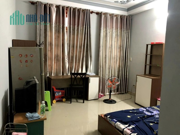 Hiếm, rất hiếm 3 tầng 7.2x11.5 sát Trần Não giá chỉ 15 tỷ