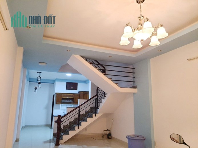 Cho thuê NNC 4 tầng Bùi Minh Trực P6Q8. Giá 13 triệu/Tháng