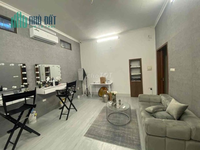 Cho thuê nhà làm văn phòng, studio phố Quán Thánh, Ba Đình