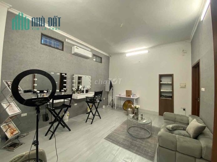 Cho thuê nhà làm văn phòng, studio phố Quán Thánh, Ba Đình