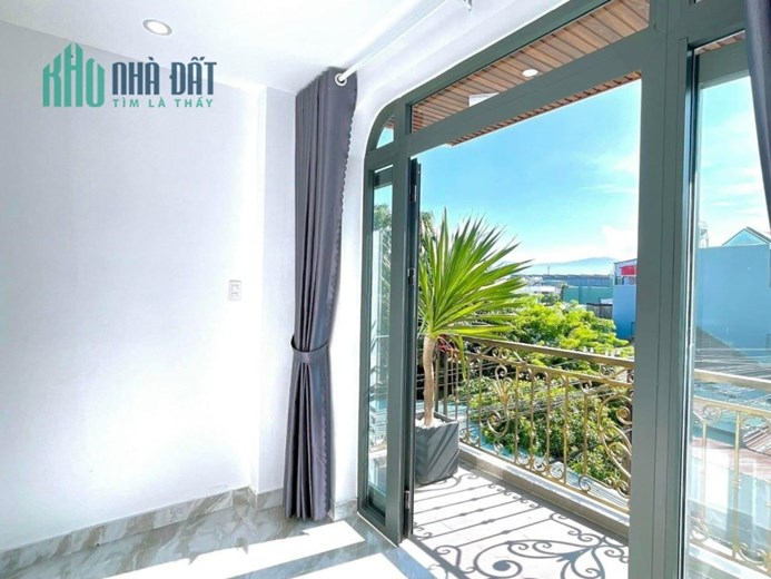 Nhà Ngộp 3 tầng 4*12m, Hẻm 5m Xe Hơi Tới Nhà, giá chỉ nhỉnh 5 tỷ