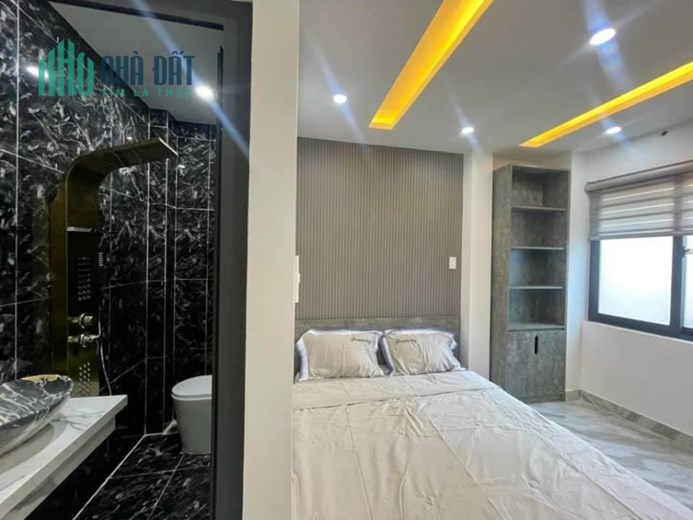 Nhà Đẹp 3 Tầng x45m2 (4,2*10,7)_HXH 1/ Nguyễn Văn Công, chỉ nhỉnh 5 tỷ