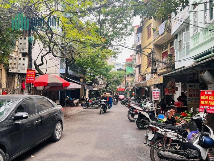 LÕI CHỢ TRỜI-MẶT NGÕ-MẶT CHỢ-KINH DOANH-VỈA HÈ ÔTÔ TRÁNH-LÔ GÓC-42M 18TỶ-PHỐ HUẾ