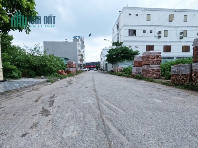 Bán đất mặt đường tuyến 2 Lê Hồng Phong lô 15, diện tích 60m, GIÁ 76 tr/m