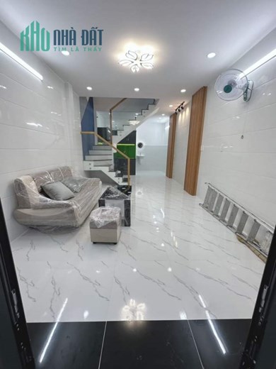 Nhà mới keng hẻm xe hơi đường Tên Lửa 40m2 giá chỉ 3.8 tỷ