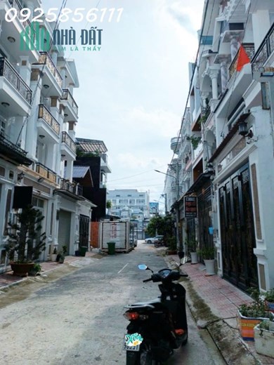 Nhà phố chính chủ Tăng Nhơn Phú A, Quận 9  diện tích 59.5m2  hẻm ô tô 7m