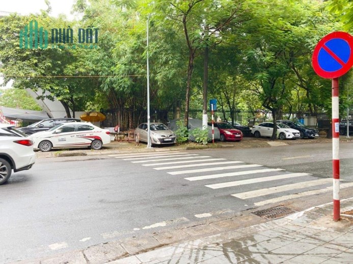 Gần Phố-Gần Hồ Điều Hòa-Gần Ô Tô-Giá Cực Ngon.
BÁN NHÀ PHỐ VÕ THỊ SÁU.
