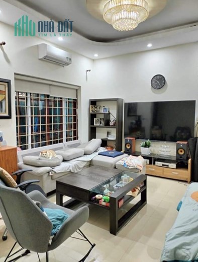 CẦN BÁN GẤP nhà Trần Quốc Hoàn Cầu Giấy 60m, Mt 5.5m chỉ 9.6 tỷ, phân lô, ô tô, ở luôn