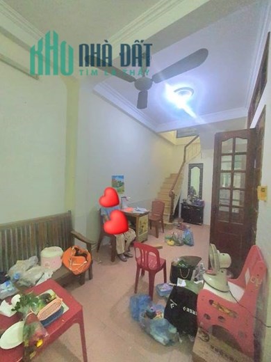 BÁN NHÀ 3 TẦNG DT:25M2 SỔ ĐỎ x TẦNG 2 DT:30M HIỆN TRẠNG NHÀ CŨ 2 PHÒNG NGỦ GIÁ: HƠN 2 TỶ PHỐ TÔN