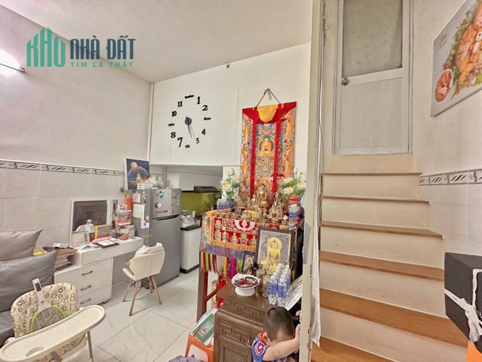 NGANG 5M - 48M2 - OTO ĐẬU CỬA .