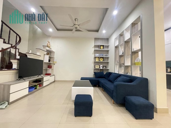 Bán nhà đường Nhân Hòa DT 50m2, 4 tầng phân lô ô tô tránh, kinh doanh đỉnh, nhỉnh 6 tỷ, Lh