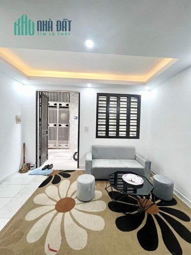 Bán nhà Hoàng Mai( Nguyễn Chính)- nhỉnh 1 tỷ- dt gần 30m2x 2 tầng- ngõ ô tô-vài bước ra phố- tặng