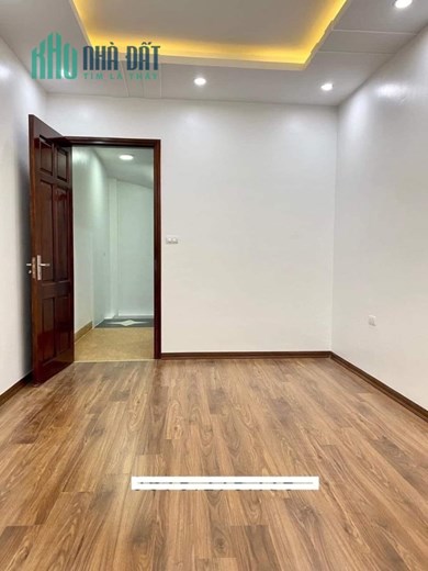 Bán nhà 4,5 tầng ngõ 33/2 Phố Văn Cao Diện tích 35 m2, giá 3,5 tỷ