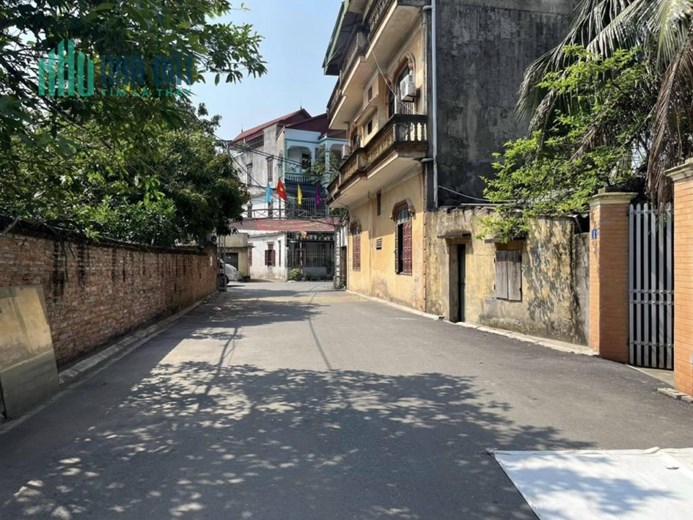 Bán nhà lô góc 2 MT siêu đẹp , khu trung tâm Dương Xá - Gia Lâm ô tô vào nhà ngõ thông -100 m ra