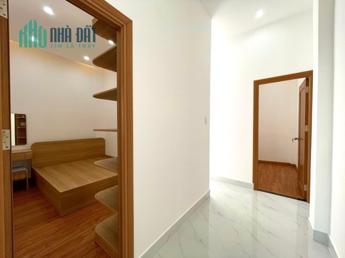.Nhà Nguyễn Tất Thành kiệt Ô tô cách MT 70m, 82m2, 2 tầng, 3.x tỷ nhỏ