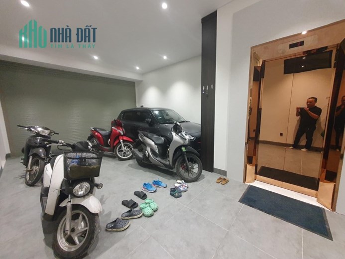 Siêu phẩm Ngọc Thuỵ, 85m x 6tầng, thang máy, gara, nở hậu, full nội thất