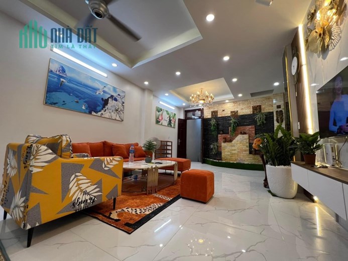Cắt Lỗ! TT Cầu Giấy, mặt ngõ, 3 thoáng, nhà đẹp, 20m ra phố, ba gác tránh, 40mx4T, 5.3 tỷ