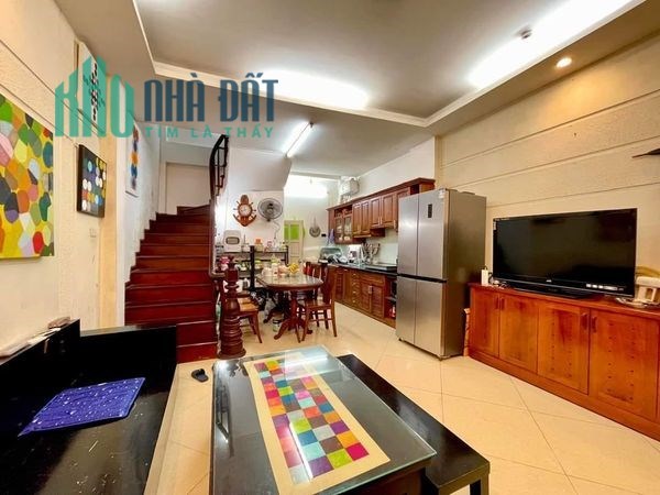 BÁN NHÀ DỊCH VỌNG CẦU GIẤY, HÀNG XÓM FLC, 2 BƯỚC RA PHỐ, GẦN CÔNG VIÊN, 48M2 CHỈ NHỈNH 5TỶ