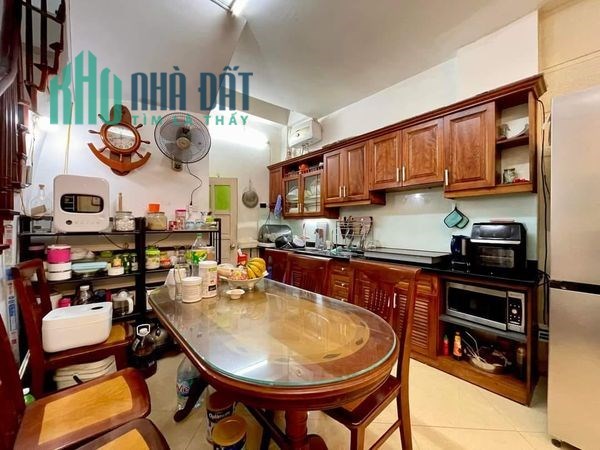 BÁN NHÀ DỊCH VỌNG CẦU GIẤY, HÀNG XÓM FLC, 2 BƯỚC RA PHỐ, GẦN CÔNG VIÊN, 48M2 CHỈ NHỈNH 5TỶ