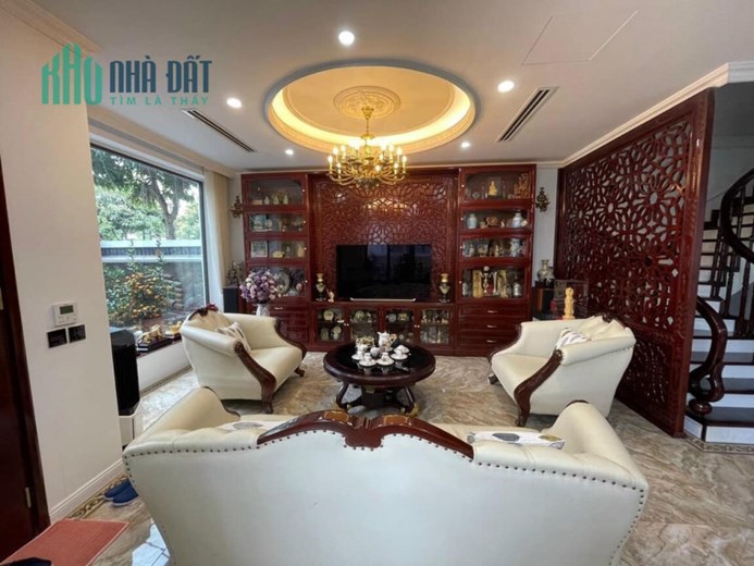 Chính chủ bán biệt thự Ngọc Thụy, Long Biên, view sông Hồng, DT 330m2 MT 15m, giá 25 tỷ