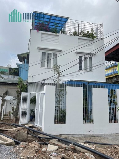 Bán nhà Mặt Phố Bồ Đề ~40m2 - Lô Góc - Oto - Kinh doanh - 2,9 tỷ.