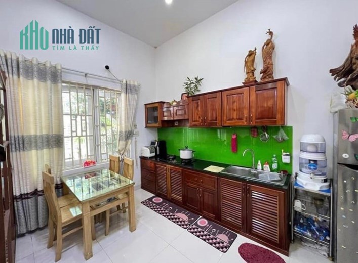 BÁN NHÀ NGỘP TẠI PHÚ NÔNG, ĐƯỜNG Ô TÔ VÀO TẬN SÂN CHỈ 2 TỶ 350 TRIỆU.
