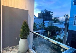 Chính chủ Bán Nhà Phạm Văn Bạch, 3 Tầng, Ngang 5M Hẻm xe hơi, Gấp 3.4 tỷ
