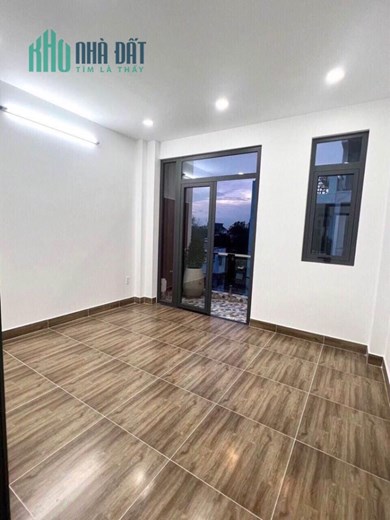 Chính chủ Bán Nhà Phạm Văn Bạch, 3 Tầng, Ngang 5M Hẻm xe hơi, Gấp 3.4 tỷ