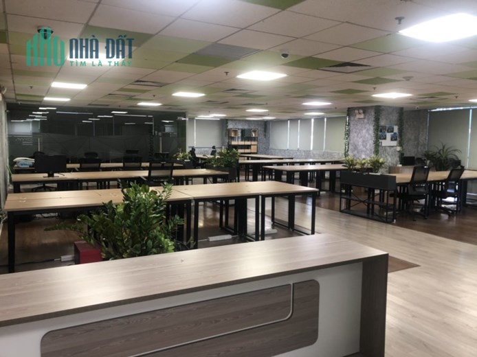 Cho thuê văn phòng 200m2 tòa Việt Á, Duy Tân, sẵn nội thất đẹp, làm ngoài giờ miễn phí không giới
