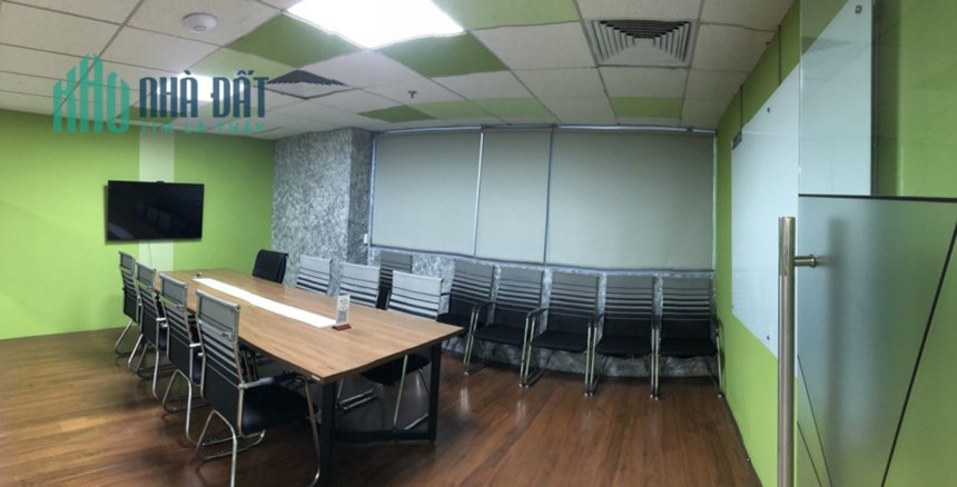 Cho thuê văn phòng 200m2 tòa Việt Á, Duy Tân, sẵn nội thất đẹp, làm ngoài giờ miễn phí không giới