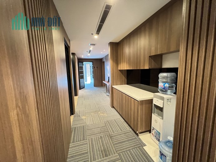 Cho thuê văn phòng full nội thất, rẻ nhất Cầu Giấy, 600m2, hợp làm phòng khám, nha khoa, thẩm mỹ