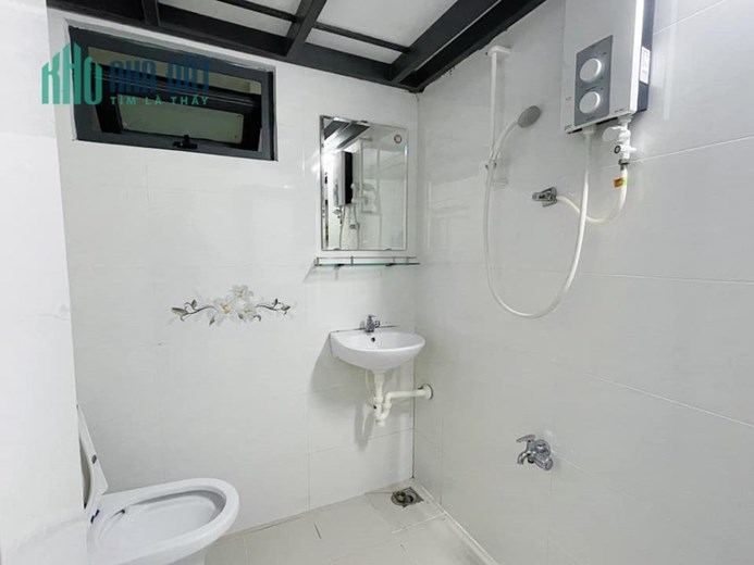 Phòng trọ đầy đủ nội thất, ở ngay trên đường Bạch Đằng