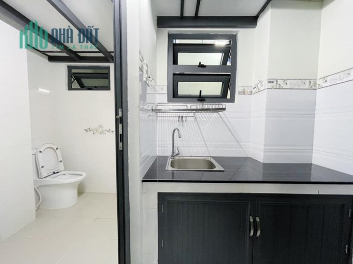 Phòng trọ đầy đủ nội thất, ở ngay trên đường Bạch Đằng