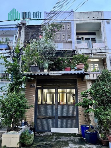 Cho thuê nhà nguyên căn 1 trệt 2 lầu để ở và kinh doanh quận 11