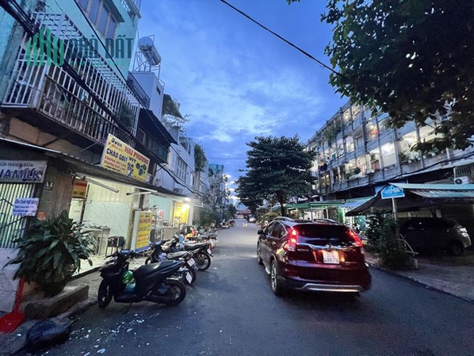 Cho thuê nhà nguyên căn 1 trệt 2 lầu để ở và kinh doanh quận 11