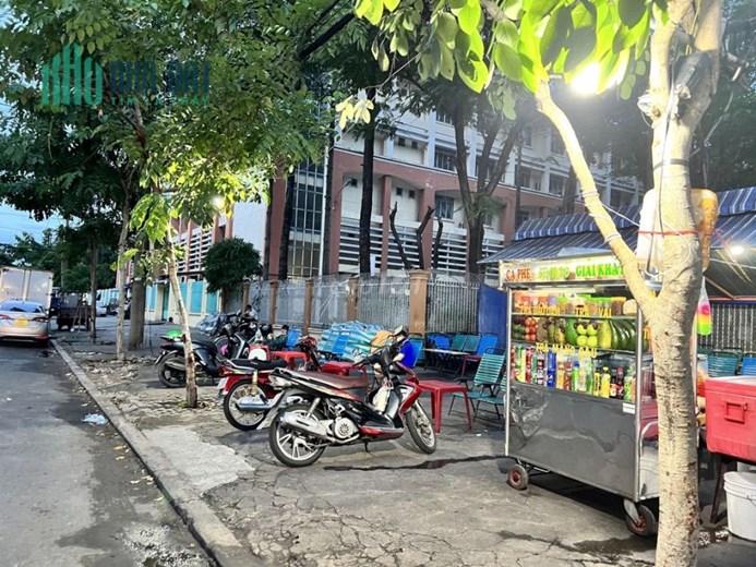 Cho thuê nhà nguyên căn 1 trệt 2 lầu để ở và kinh doanh quận 11