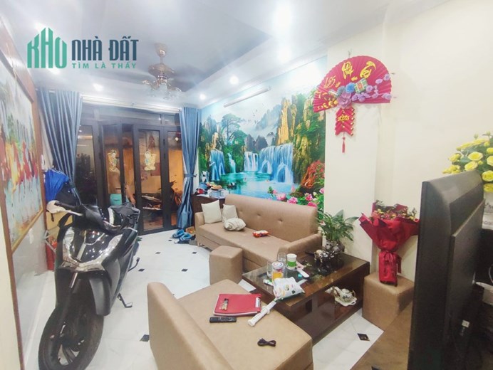 NHÀ ĐẸP HIẾM Ở LUÔN GẦN PHỐ TẶNG HẾT NỘI THẤT XỊN TRƯƠNG ĐỊNH Hai Bà Trưng